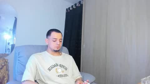 Snapshot of kendel_dimitri chatting on 01/27/25, 05:25 kendel_dimitri online show from 01/27/25, 05:25