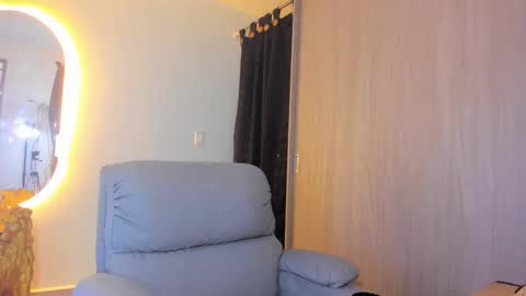 Snapshot of kendel_dimitri chatting on 02/03/25, 04:35 kendel_dimitri online show from 02/03/25, 04:35
