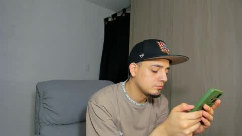 Snapshot of kendel_dimitri chatting on 03/09/25, 04:16 kendel_dimitri online show from 03/09/25, 04:16