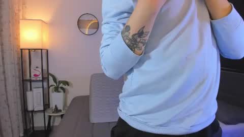 kendel_dimitri online show from 06/17/26, 05:54