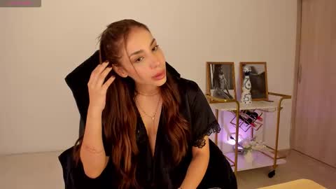 kendra  Benz online show from 12/21/25, 09:22