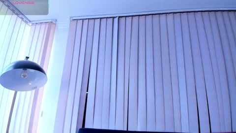 Snapshot of kendra_crow chatting on 12/01/25, 02:22 Kendra crow online show from 12/01/25, 02:22