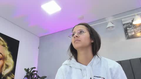 Kendra London online show from 06/16/26, 11:24
