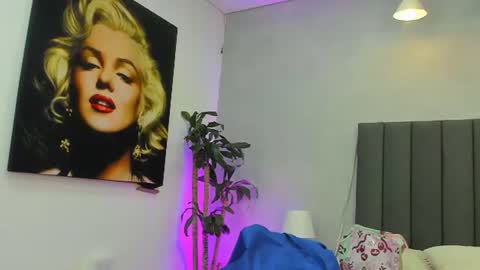 Snapshot of kendra_london chatting on 06/30/26, 11:22 Kendra London online show from 06/30/26, 11:22