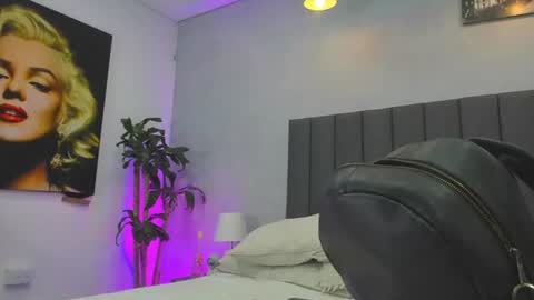 Snapshot of kendra_london chatting on 07/01/26, 11:56 Kendra London online show from 07/01/26, 11:56