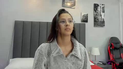 Snapshot of kendra_london chatting on 07/06/26, 11:07 Kendra London online show from 07/06/26, 11:07
