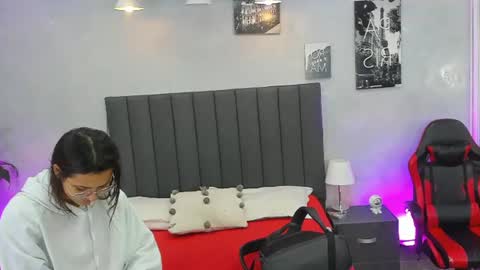 Snapshot of kendra_london chatting on 07/14/26, 11:16 Kendra London online show from 07/14/26, 11:16