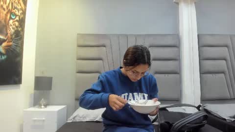 Snapshot of kendra_london chatting on 07/27/26, 03:19 Kendra London online show from 07/27/26, 03:19