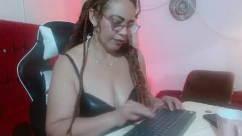 kendra_lust_69 online show from 05/13/26, 10:49