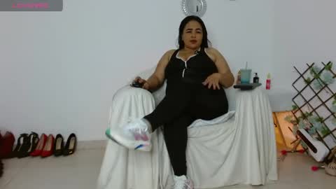 Snapshot of kendra_williams29 chatting on 04/14/26, 12:49 kendra online show from 04/14/26, 12:49
