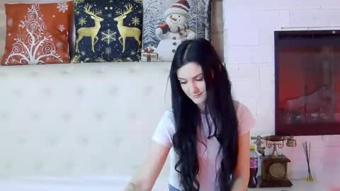 Snapshot of kendrabloom chatting on 12/17/25, 06:08 KendraBloom online show from 12/17/25, 06:08