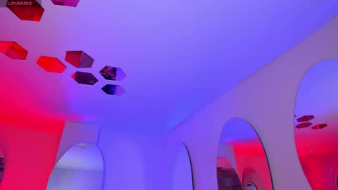  K E N D R A  online show from 03/18/26, 04:26