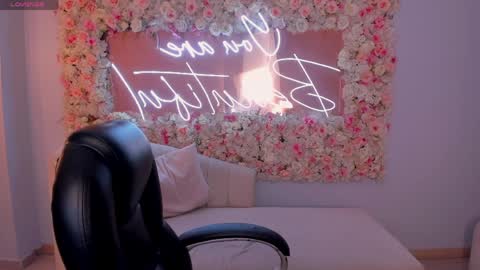  K E N D R A  online show from 04/02/26, 02:42