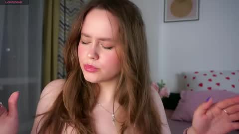 Kira online show from 05/06/26, 10:37