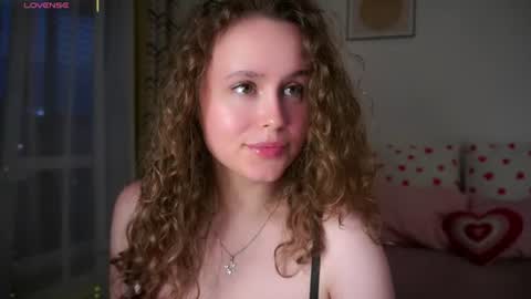 Kira online show from 06/11/26, 11:36