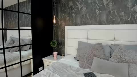 Snapshot of kendraleroy chatting on 03/12/25, 09:03 KENDRA online show from 03/12/25, 09:03