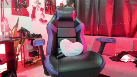 kenia_thompsom01 online show from 06/14/26, 05:15