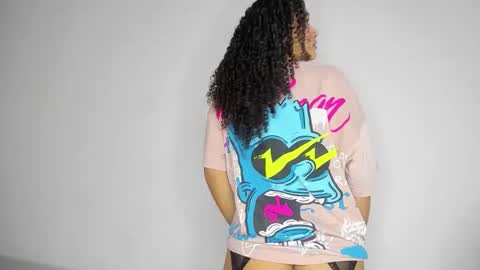 Snapshot of keniia_riizz chatting on 11/18/25, 10:25 Kenia online show from 11/18/25, 10:25