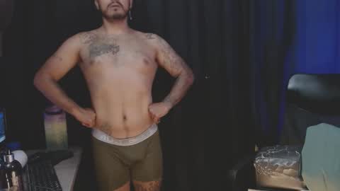 Snapshot of kenllyhot chatting on 03/11/26, 01:44 Kenlly online show from 03/11/26, 01:44