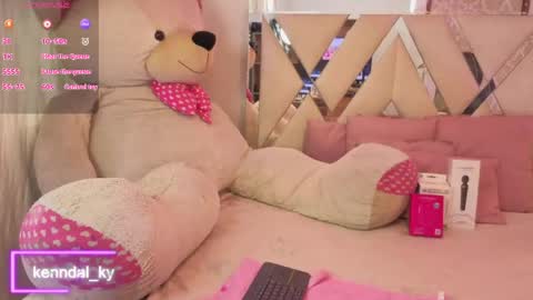 kenndal_tay online show from 04/15/26, 07:32