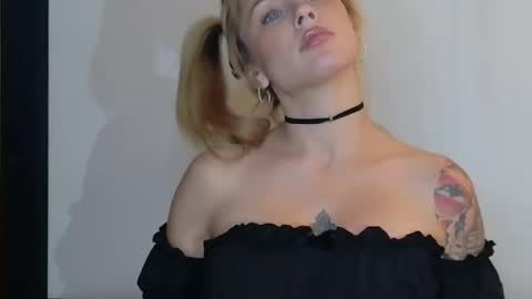 Snapshot of kennedystarrr chatting on 04/29/26, 03:54 kennedystarrr online show from 04/29/26, 03:54