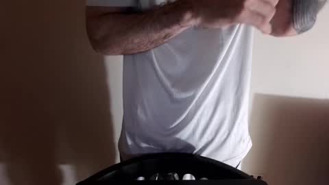 Snapshot of kennerfox77 chatting on 09/15/25, 01:05 Kennfox777 online show from 09/15/25, 01:05