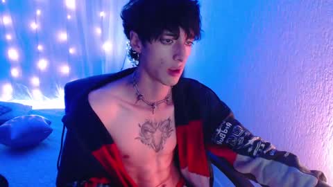 Snapshot of kenny__hot chatting on 12/21/24, 07:27 kenny online show from 12/21/24, 07:27