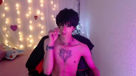 Snapshot of kenny__hot chatting on 02/19/25, 05:27 kenny online show from 02/19/25, 05:27