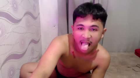 Snapshot of kenth_toyxxx chatting on 05/11/26, 02:45 kentoy online show from 05/11/26, 02:45