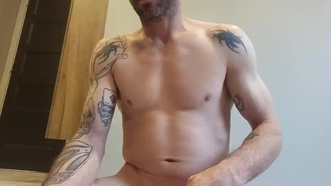 Snapshot of kenw34 chatting on 12/20/24, 06:24 kenw34 online show from 12/20/24, 06:24