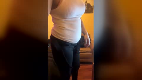 Snapshot of kenya803 chatting on 12/15/25, 11:42 kenya803 online show from 12/15/25, 11:42