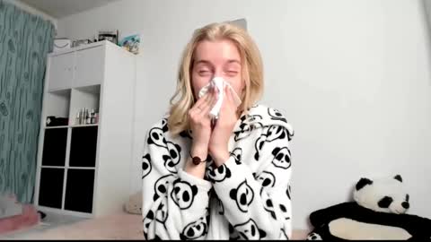 Snapshot of kenziedawton chatting on 03/02/25, 07:32 Kenzie online show from 03/02/25, 07:32