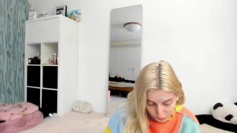 Snapshot of kenziedawton chatting on 02/22/26, 02:37 Kenzie online show from 02/22/26, 02:37