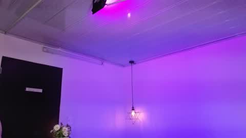 Snapshot of kenziesharik chatting on 11/04/25, 04:33 Kenzie online show from 11/04/25, 04:33