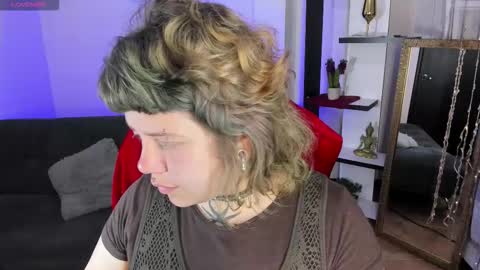 Snapshot of kenziesharik chatting on 11/16/25, 04:51 Kenzie online show from 11/16/25, 04:51