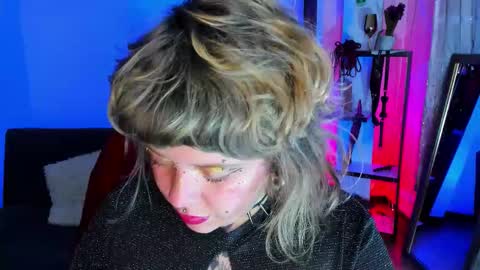 Snapshot of kenziesharik chatting on 11/29/25, 07:00 Kenzie online show from 11/29/25, 07:00