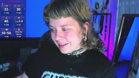 Snapshot of kenziesharik chatting on 11/30/25, 04:38 Kenzie online show from 11/30/25, 04:38