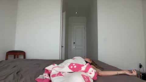 Snapshot of kenziesmithh chatting on 09/11/25, 04:29 kenziesmithh online show from 09/11/25, 04:29