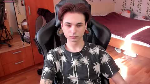 Looking for a moderator I PVT IS OPEN online show from 10/07/25, 11:07