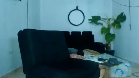 Snapshot of kerlinn2711 chatting on 03/12/26, 08:04 dany wolf002 online show from 03/12/26, 08:04