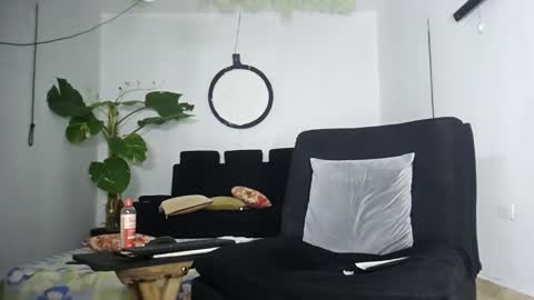 Snapshot of kerlinn2711 chatting on 03/13/26, 07:42 dany wolf002 online show from 03/13/26, 07:42