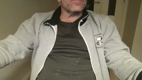 Snapshot of kermitgp3 chatting on 12/13/25, 08:25 Anton online show from 12/13/25, 08:25