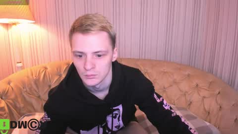 Snapshot of kerry_niki chatting on 02/13/25, 12:21 kerry_niki online show from 02/13/25, 12:21