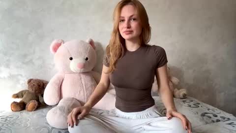 Elizabeth online show from 12/02/25, 01:44