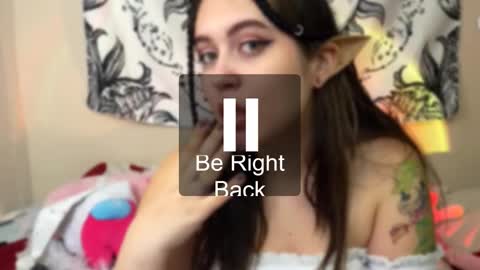 Snapshot of keshamoon chatting on 12/26/24, 09:15 Kesha online show from 12/26/24, 09:15