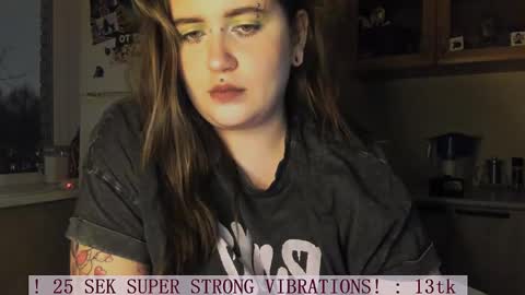 Snapshot of keshamoon chatting on 03/01/25, 06:11 Kesha online show from 03/01/25, 06:11