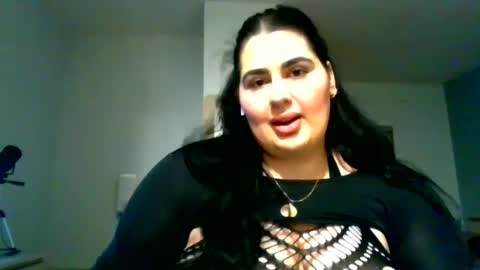 Snapshot of ketchupppp27 chatting on 02/11/25, 04:11 Sasha Luke online show from 02/11/25, 04:11