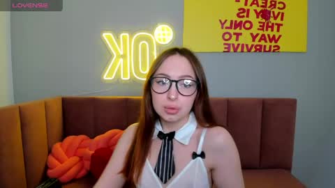 Snapshot of ketrinwhite chatting on 05/11/26, 01:22 KatrinaKetrin online show from 05/11/26, 01:22