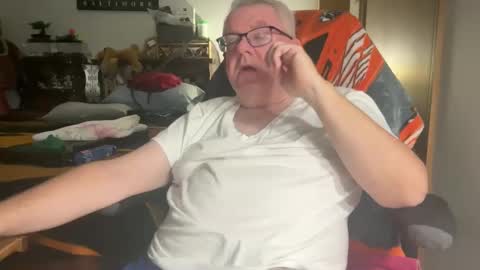 Snapshot of kev92569 chatting on 12/20/24, 01:47 kev92569 online show from 12/20/24, 01:47
