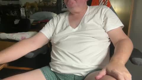 Snapshot of kev92569 chatting on 01/04/25, 12:27 kev92569 online show from 01/04/25, 12:27